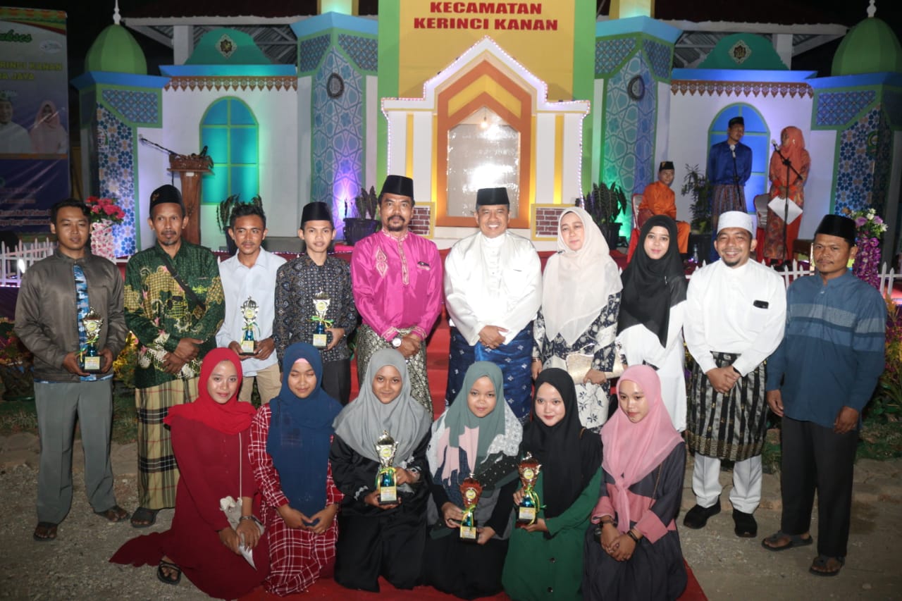 Kafilah Kampung Bukit Agung juara umum pada Musabaqah Tilawatil Quran (MTQ) XI tingkat Kecamatan Kerinci Kanan