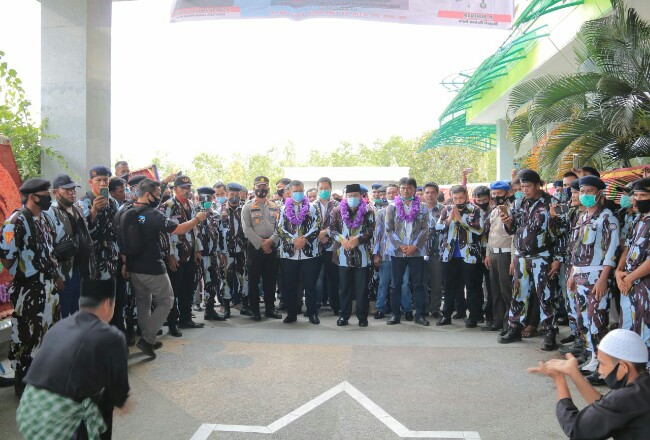 Bupati Sukiman, dapat sambutan meriah saat menghadiri pelantikan ketua dan pengurus DPD IPK Rohul.