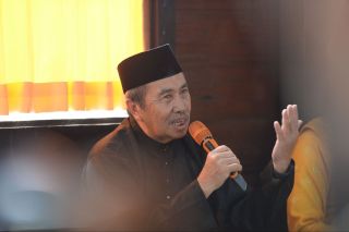 Gubri Syamsuar saat di Istana Darussalam Kerajaan Rantau Kampar Kiri (foto/int)