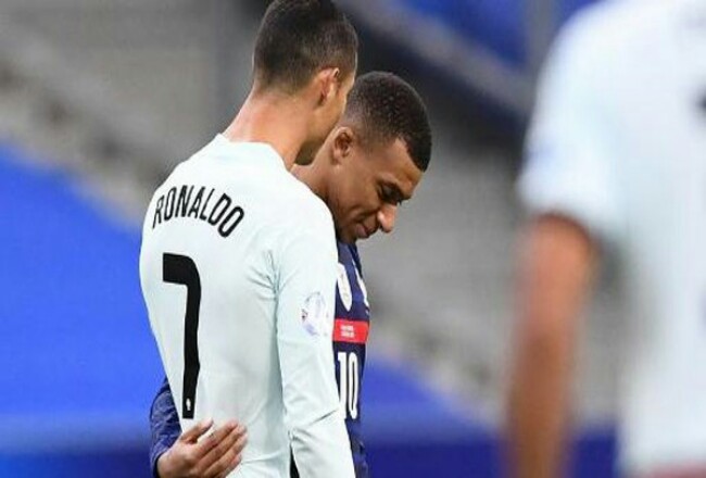 Cristiano Ronaldo positif Covid-19.