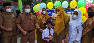 Vaksinasi anak usia sekolah di SDN 006 Bagan Barat, Bagansiapiapi, Senin (21/3) kemarin.