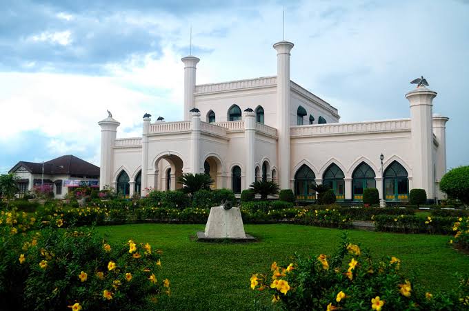 Istana Siak, salah satu destinasi wisata di Riau.(foto: int)