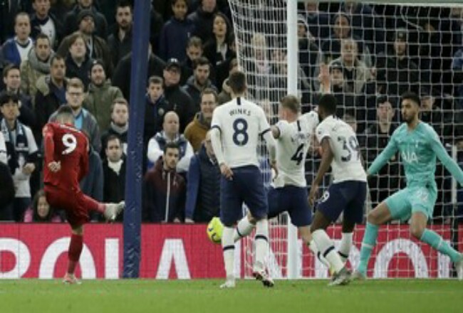 Duel Liverpool vs Tottenham jadi penentu puncak klasemen Liga Inggris. Foto: CNNIndonesia