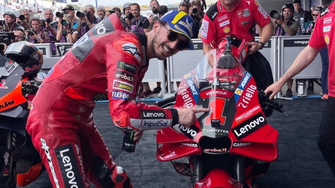 Pebalap Ducati, Francesco Bagnaia juarai MotoGP Indonesia 2023 di Sirkuit Mandalika.(foto: int)
