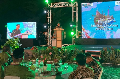 Manager Insight Business Development and Delivery Telkomsel Asdi Galvani saat Launching Calendar of Event West Sumatra 2024 di Padang pada 20 Januari 2024.(foto: istimewa)