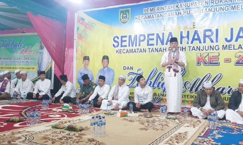 Bupati Rohil, Afrizal Sintong saat hadiri Tabligh Akbar HUT ke-20 Kecamatan TPTM.(foto: afrizal/halloriau.com)