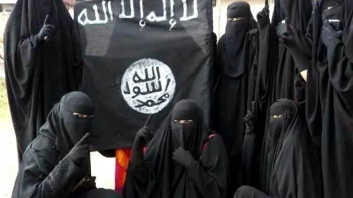 Wanita pengikut ISIS.