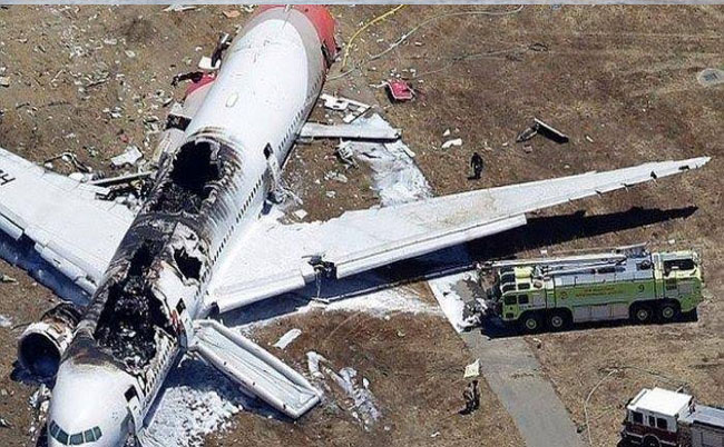 Kecelakaan pesawat.
