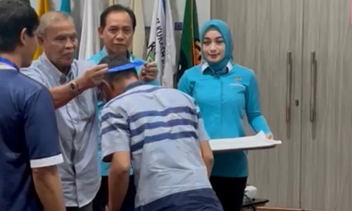 Ketua KONI Riau, Iskandar Hoesin saat Bimtek Sport Science.(foto: rahmat/halloriau.com)