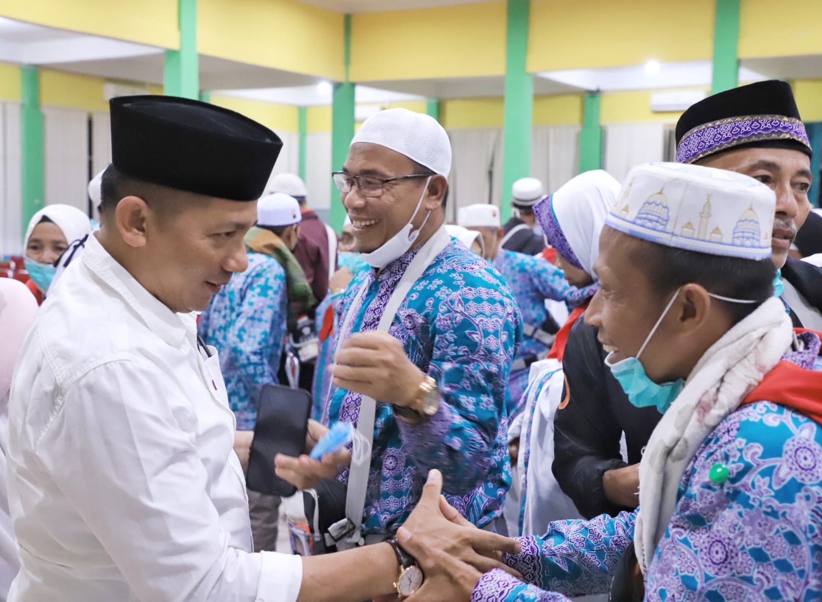 Jamaah haji Kepulauan Meranti yang tiba di Embakasi Haji Antara Riau disambut Bupati