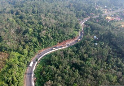 Foto udara Jalan Lintas Timur Sumatera di Mestong, Muarojambi, Jambi, Rabu (22/5/2019). Foto: Antarariau