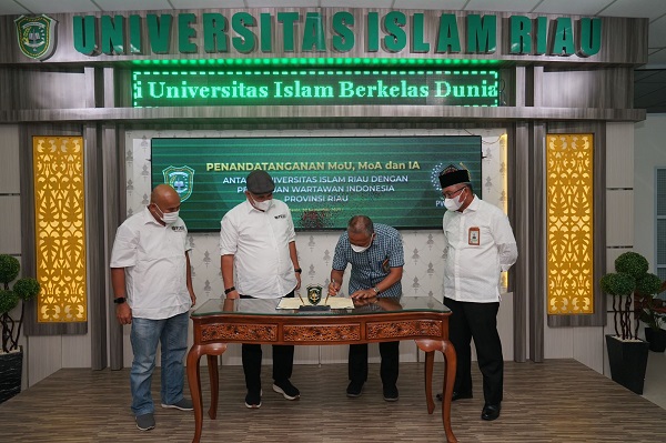 UIR menjalin kerjasama di bidang Catur Dharma Perguruan Tinggi dengan PWI Provinsi Riau.