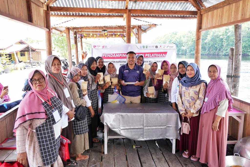 Pembinaan PHR WK Rokan bersama STP Riau untuk meningkatkan SDM masyarakat lokal Desa Bukit Batu, Bengkalis (foto/ist)