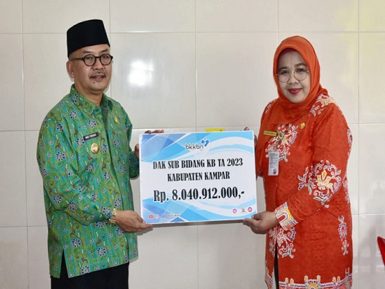 Pemerintah Kabupaten Kampar menerima DAK Sub Bidang KB tahun 2023 dari BKKBN RI yang diserahkan oleh Kepala BKKBN Perwakilan Provinsi Riau