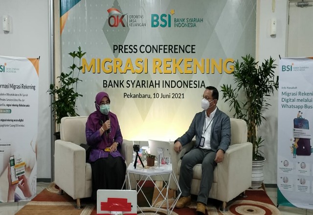 Press conference terkait integrasi sistem operasional layanan di Area Pekanbaru.
