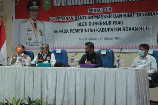 Gubri Syamsuar, Pjs Bupati Rohul H.Masrul Kasmy, dan rombongan dari Provinsi Riau, pimpin rakor tentang penanganan Covid-19 di Rohul.
