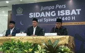 Menteri Agama Lukman Hakim Saifuddin menyampaikan hasil sidang isbat penetapan 1 Syawal 1440 H di Kemenag, Jalan M.H Thamrin, Senin (3/6/2019).