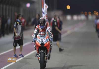 Andrea Dovizioso menenangi MotoGP Qatar tahun lalu.