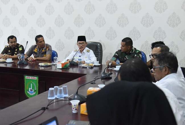 Walikota memimpin rapat Tim Koordinasi Penataan Ruang Daerah (TKPRD) di ruang rapat Bapenda Kota Dumai, Rabu (4/3/2020)..