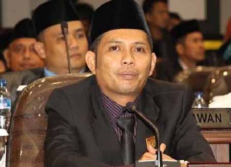 Ketua Fraksi Demokrat Tengku Azwendi Fajri 
