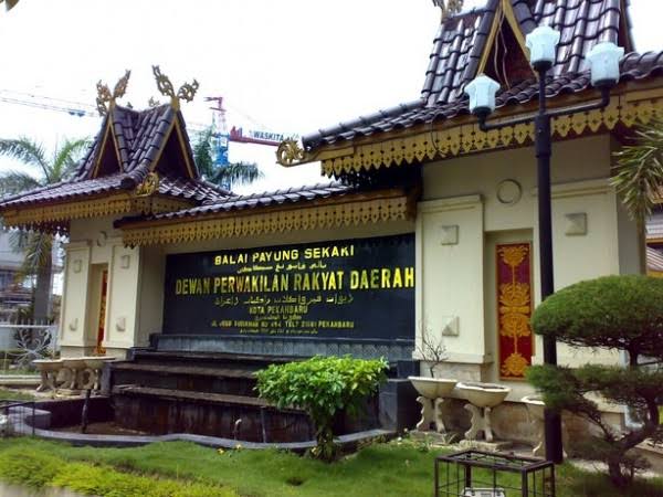 Gedung DPRD Pekanbaru.