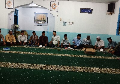 Lurah Meranti Pandak saat Safari ramadan di Musala Ubudiyah Pekanbaru.