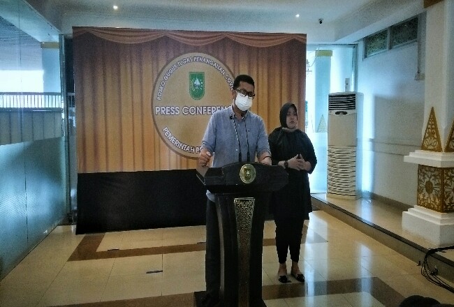 dr Indra Yovi saat konferensi pers. 