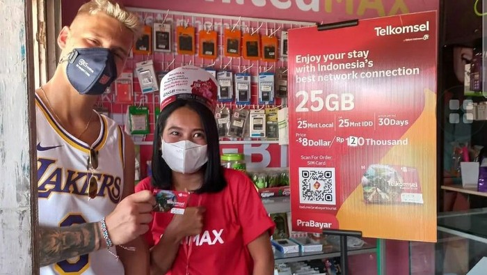 Telkomsel menawarkan Telkomsel Prabayar Tourist untuk mereka yang datang menonton MotoGP Mandalika 2022.