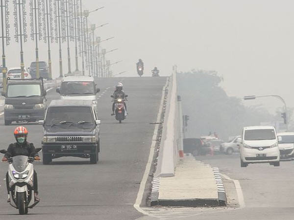 Kabut asap di Pekanbaru.