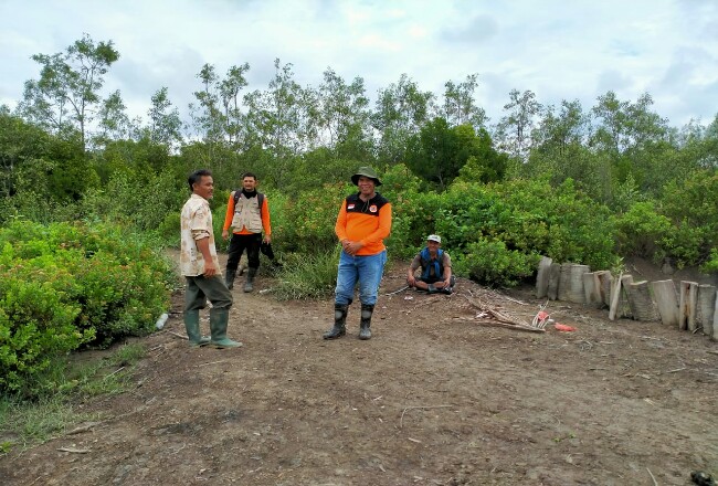 Tim BPBD Meranti masih melakukan pencarian korban yang hilang di Hutan Bakau.