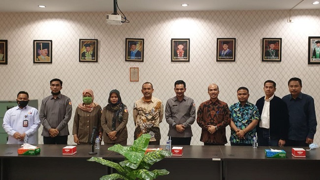 Rombongan Bawaslu Kota Pekanbaru di Fakultas Hukum Universitas Islam Riau pada Selasa siang (14/07 2020)