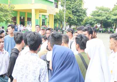 Siswa SMK Muhammadiyah 3 Pekanbaru demo minta Kepsek turun.