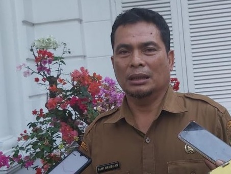 Kadinkes Sumut, Alwi Mujahit Hasibuan jadi tersangka dugaan korupsi pengadaan APD Covid-19 tahun 2020 (foto/detik)