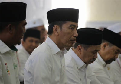 Presiden RI Joko Widodo (Jokowi) pada hari ini, Selasa (17/9/2019) akan pantau langsung Karlahut di Riau.