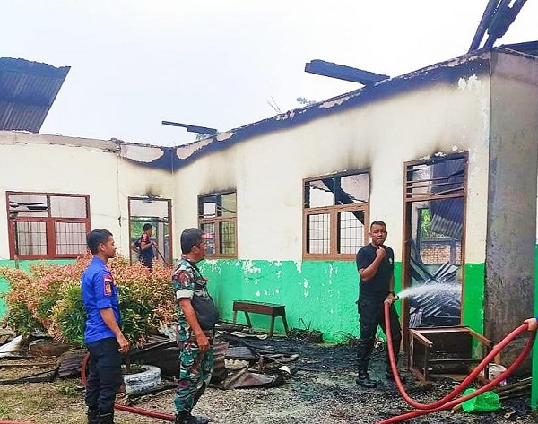 Kebakaran melanda SMP Muhammadiyah  di Dusun Petakur