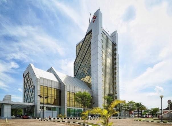 Gedung BRK Syariah di Pekanbaru