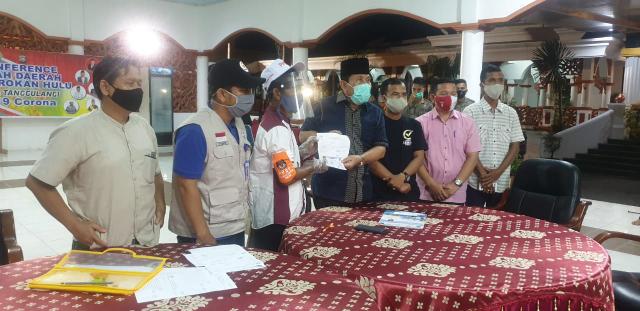 Bupati Rohul H. Sukiman dilakukan Coklit oleh PPDP bersama KPU, terkait untuk data pemilih pada Pemilu Kepala daerah 2020 di Rohul.