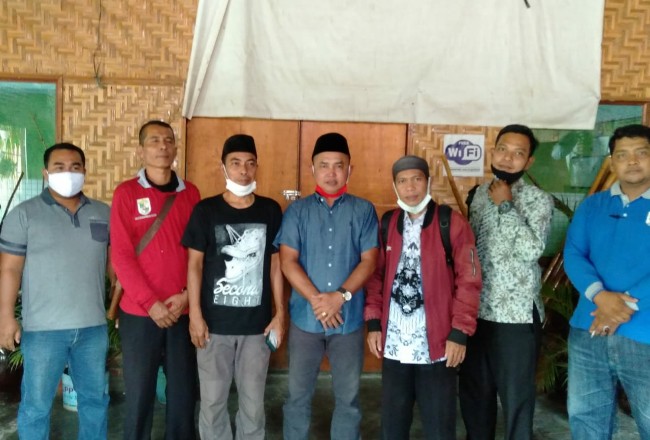 Jajaran pengurus IKKP usai rapat penggalangan dana bantuan ke penderita tumor ganas, Ahmad Dirin. 
