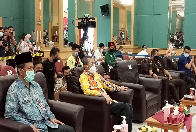 Gubernur Riau Syamsuar hadiri vaksinasi tahap kedua.