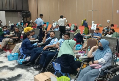Personel TNI AU Lanud Roesmin Nurjadin antusias donor darah (foto/bayu)