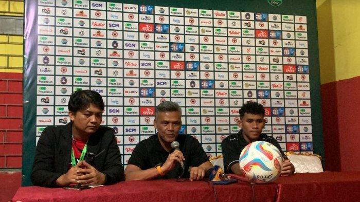 Pelatih Hendri Susilo kecewa Sriwijaya FC kalah dari Semen Padang FC (foto/int)