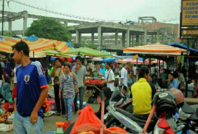 Pasar Cik Puan Pekanbaru.