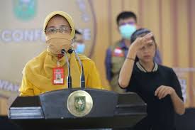 Kepala Dinas Kesehatan (Kadiskes) Riau, Mimi Yuliani Nazir