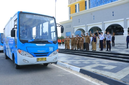 Ilustrasi: Pelepasan 5 unit bus vaksinasi keliling di Perkantoran Wali Kota Pekanbaru, beberapa waktu lalu. 				