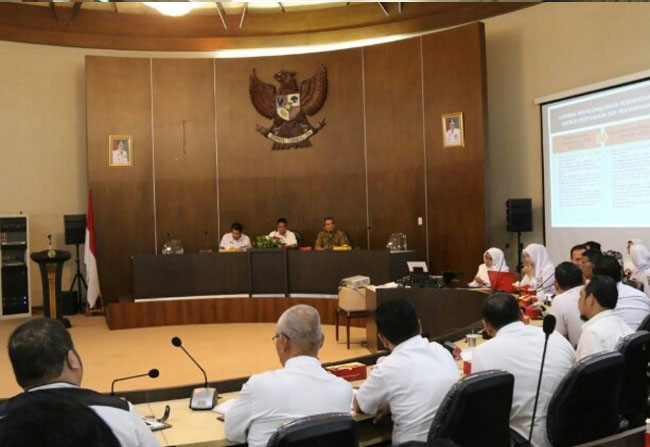 Rapat di Aula Menara Lancang Kuning Kantor Gubernur Riau, Rabu (22/1/2020).