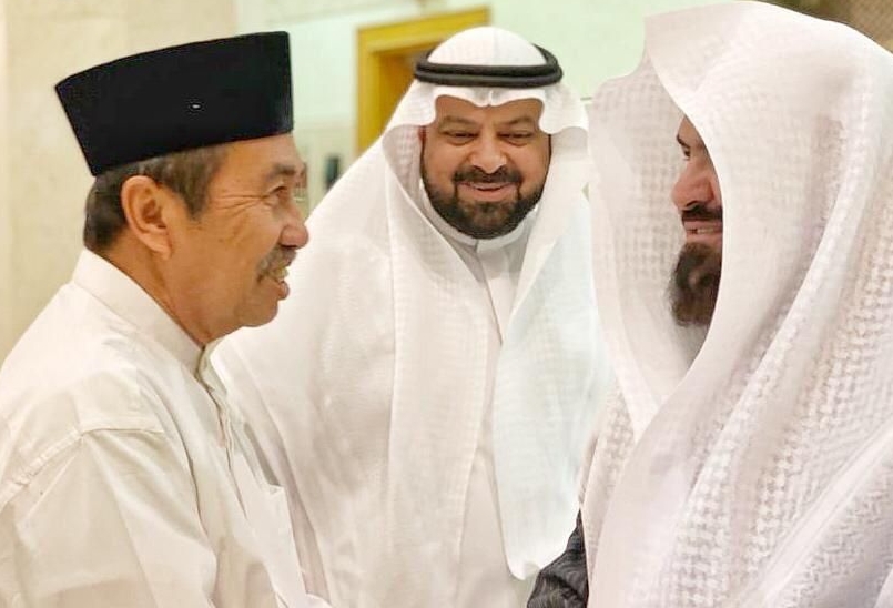 Gubernur Riau Syamsuar saat bertemu Syaikh Imam Masjidil Haram Prof Dr Asy-Syaikh Abdurrahman bin Abdul Aziz bin Muhammad As-Sudais di Masjid Nabawi Madinah.