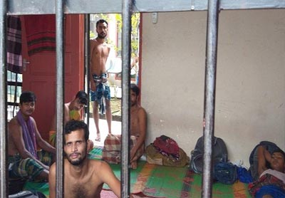 Para imigran asal Bangladesh yang berada dalam penampungan di Kantor Imigrasi Klas II Dumai.