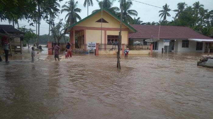 Banjir di Kuansing. FOTO: Tribun 