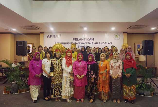 Pelantikan IWARA Riau Kompleks 2019-2022 pada Jumat, (7/2) di Hotel Unigraha, Pangkalan Kerinci. IWARA Siap Dukung Program PKK Pelalawan.