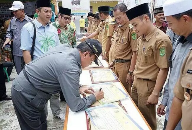 Bupati Inhil HM Wardan meresmikan DMJ Plus Terintegrsi di Kecamatan Keritang Inhil.